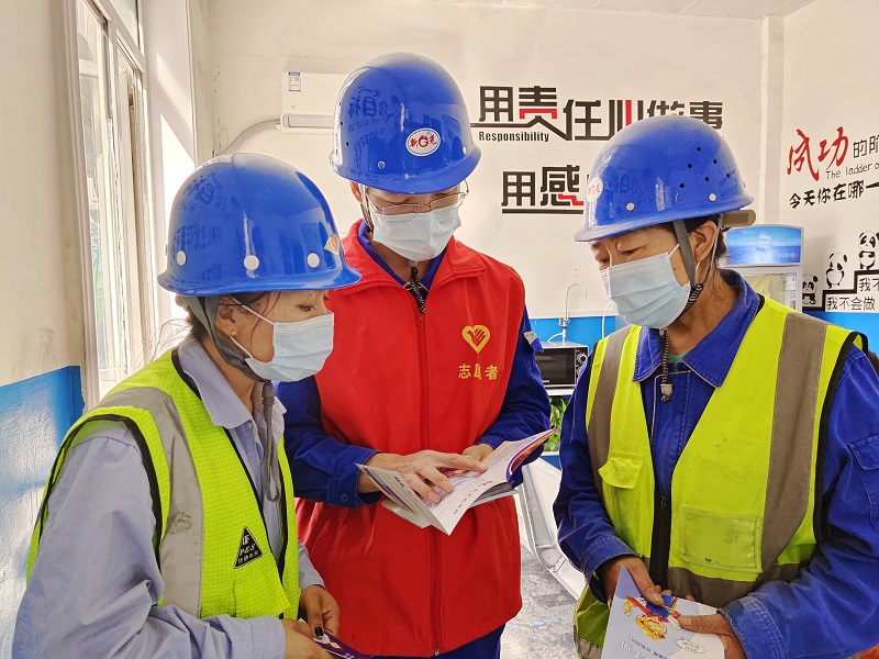 新疆天業天偉化工有限公司電石廠多措并舉點亮《職業病防治法》宣傳周（圖1）.jpeg