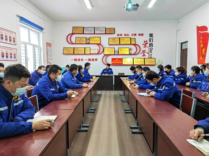 天偉化工有限公司電石廠組織召開安全生產風險隱患大排查大整治“百日攻堅”專項行動啟動會.jpg